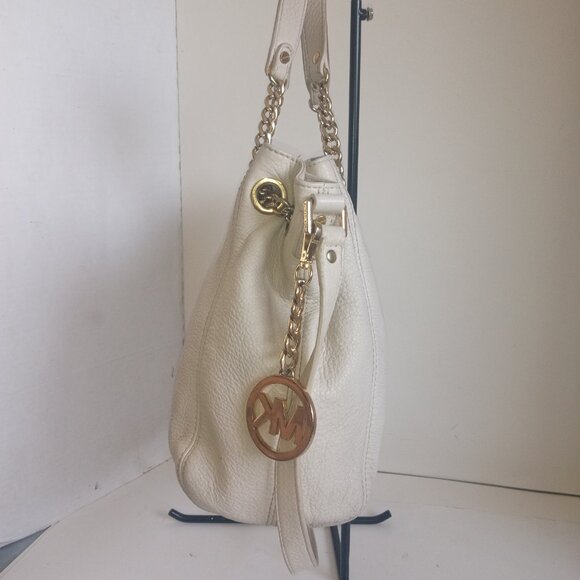 ๐๐ GIVEAWAY ๐๐Michael Kors Cream Satchel with Gold Accents - Picture 4 of 15